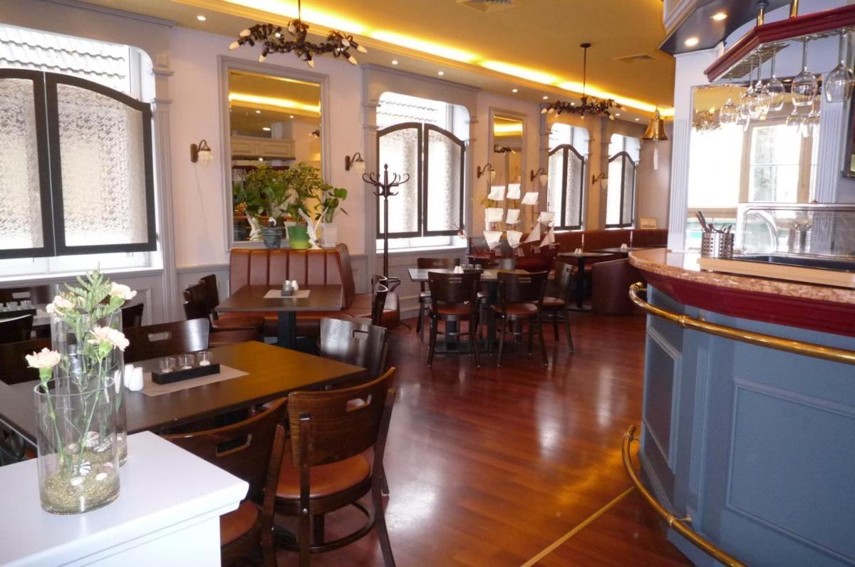 Doppelzimmer Brunch, Direkt Am Alten Strom Rostock Luaran gambar