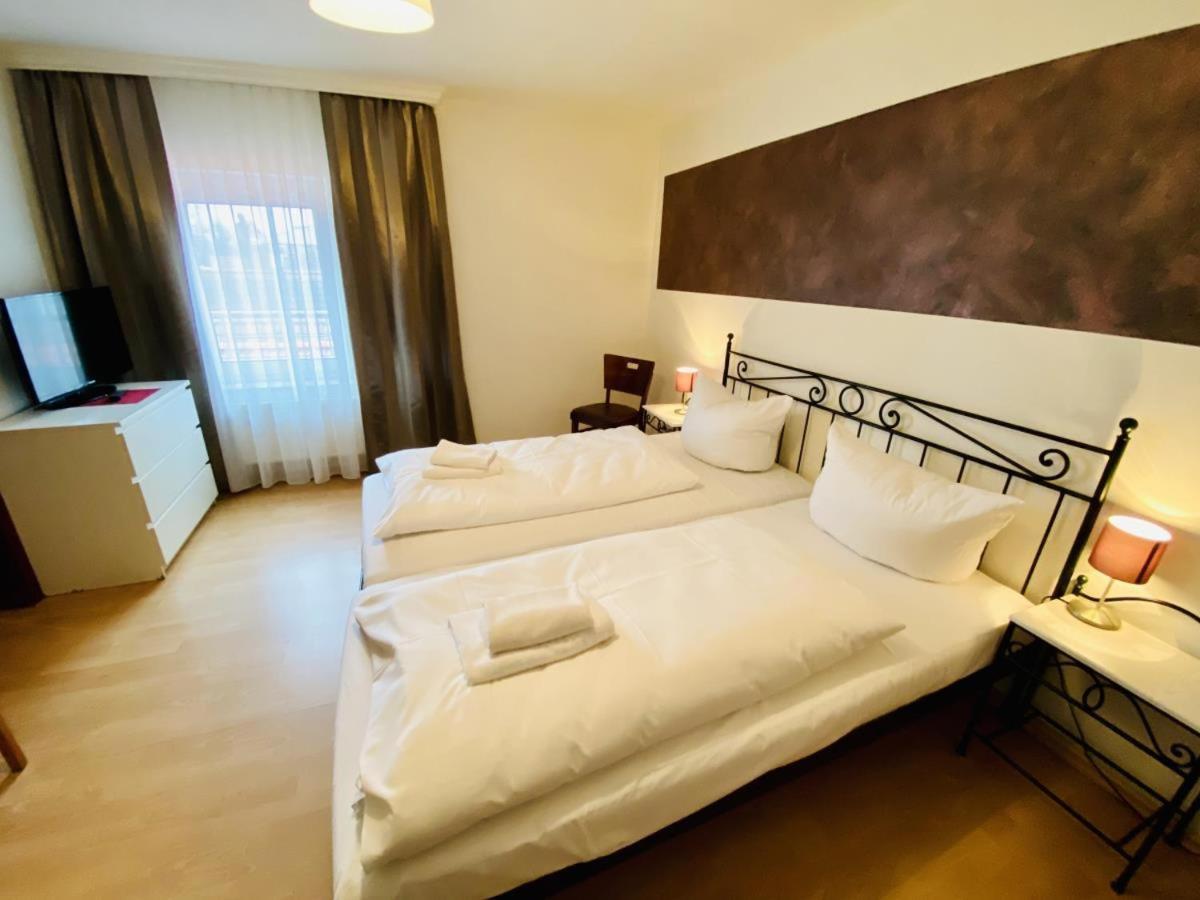 Doppelzimmer Brunch, Direkt Am Alten Strom Rostock Luaran gambar